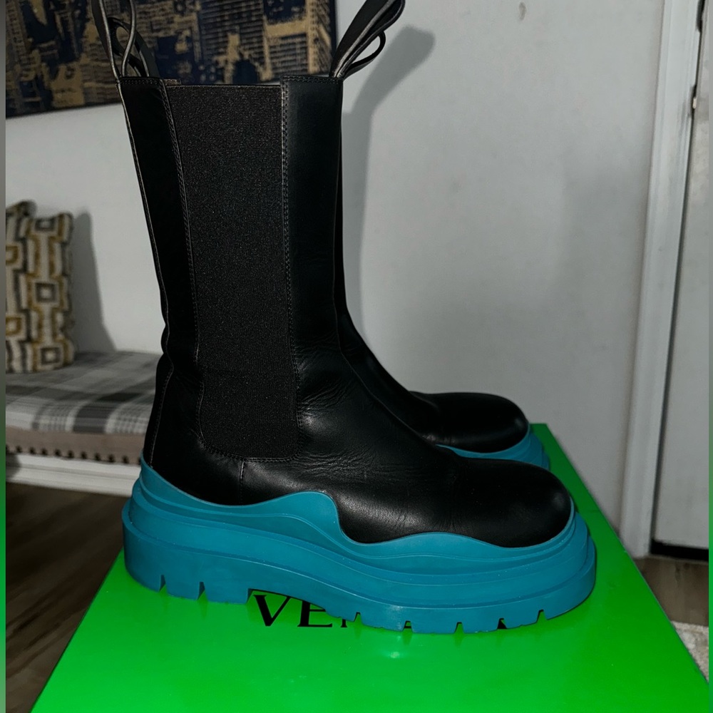 BOTTEGA VENETA TIRE BOOT - Authentic